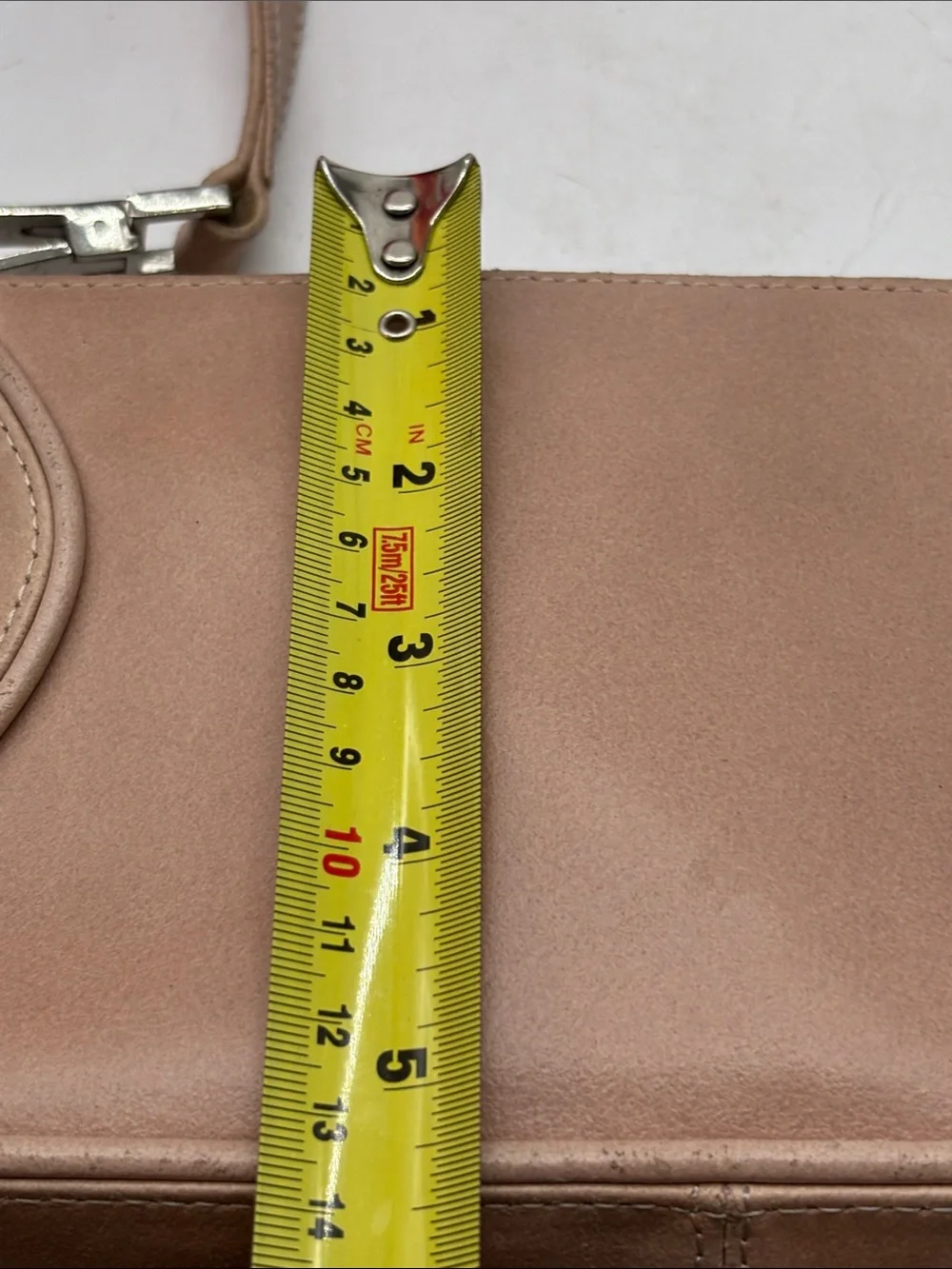 Wilson's Classic Tan Leather Shoulder Bag